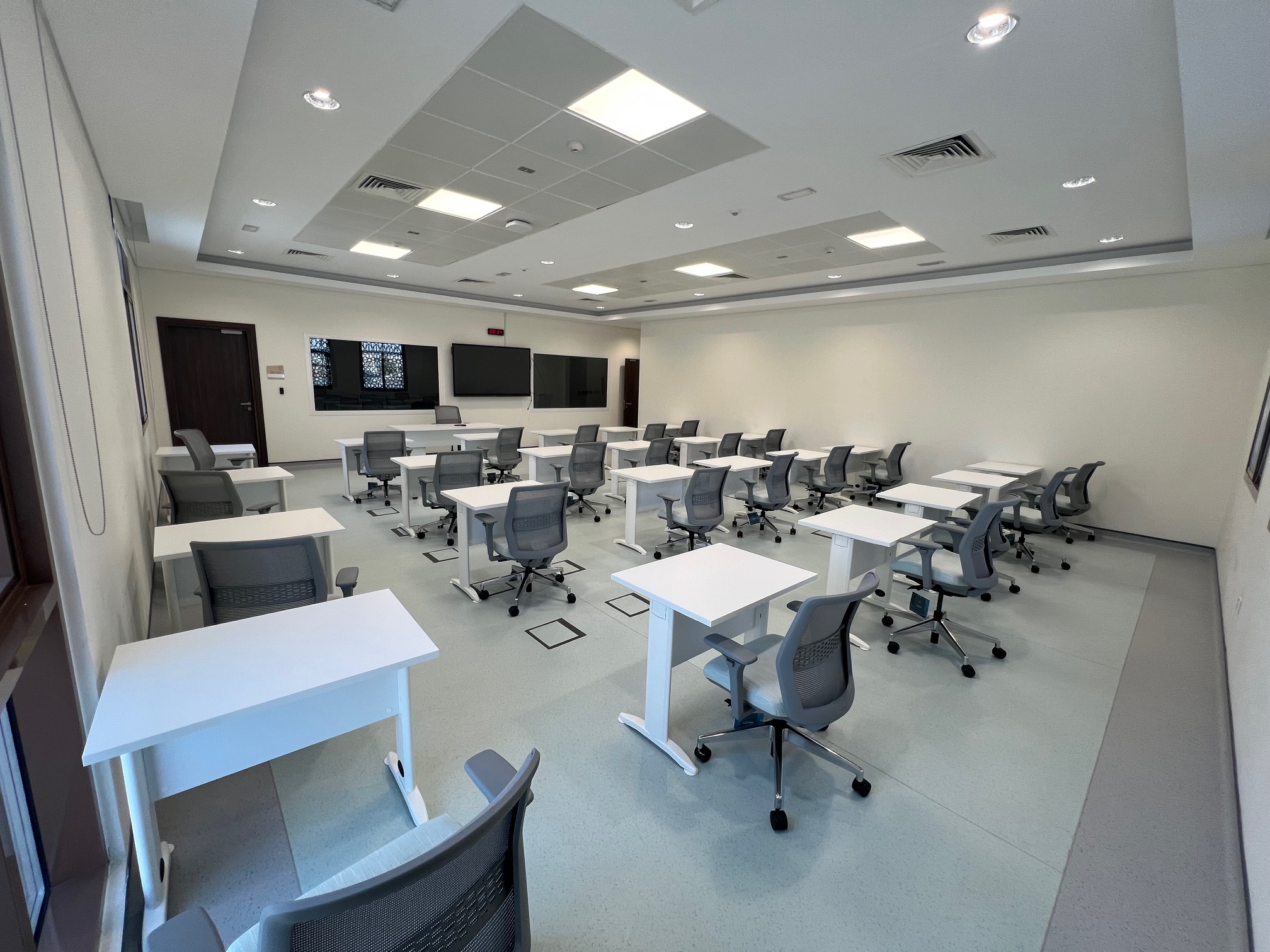 Book facilities at the Tamayuz Center